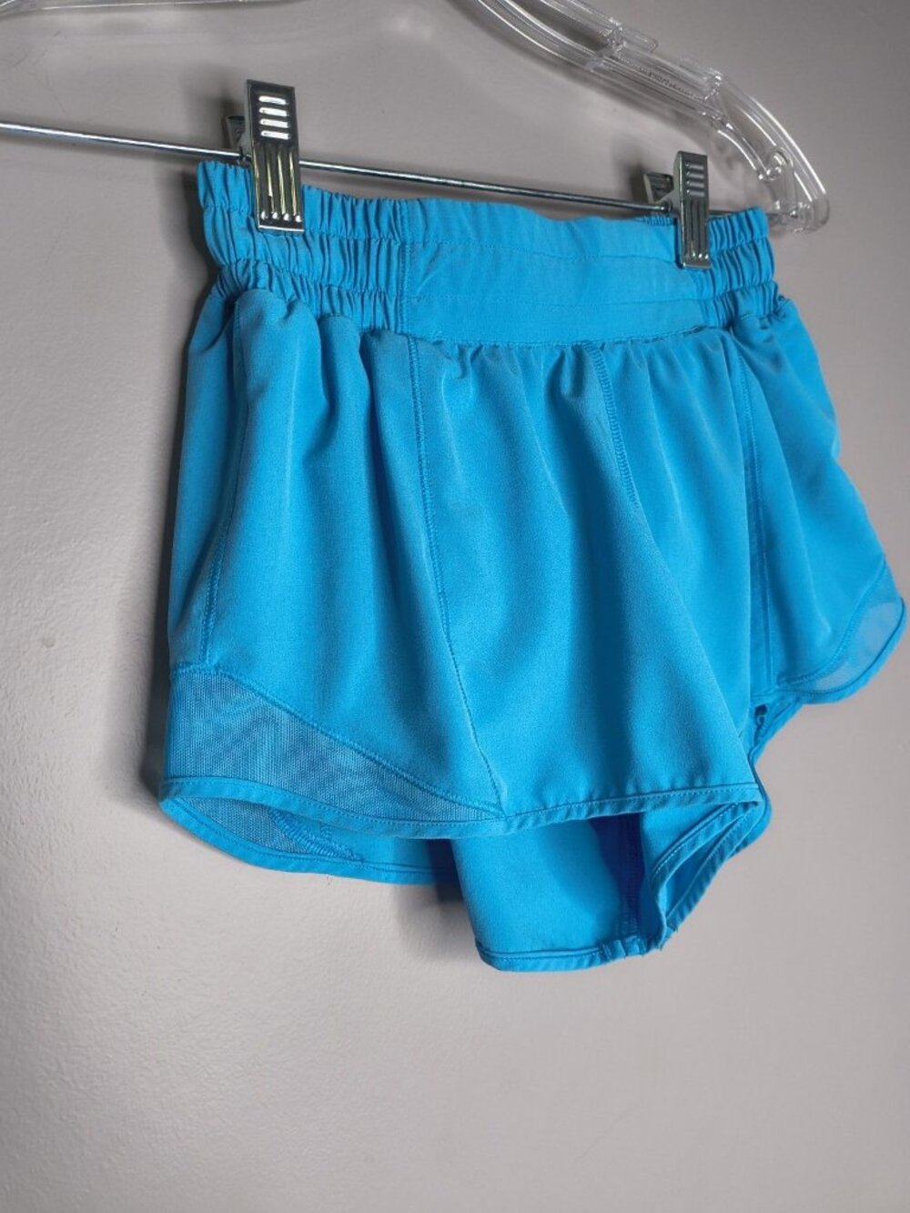 Lululemon SIZE 2 Hotty Hot LR low rise 2.5” athletic shorts in blue - Picture 2 of 13